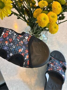 L-Run NEW Floral Mesh Slide Sandals- Multicolor Flowers & Black Sz 8.5 US, EU 39